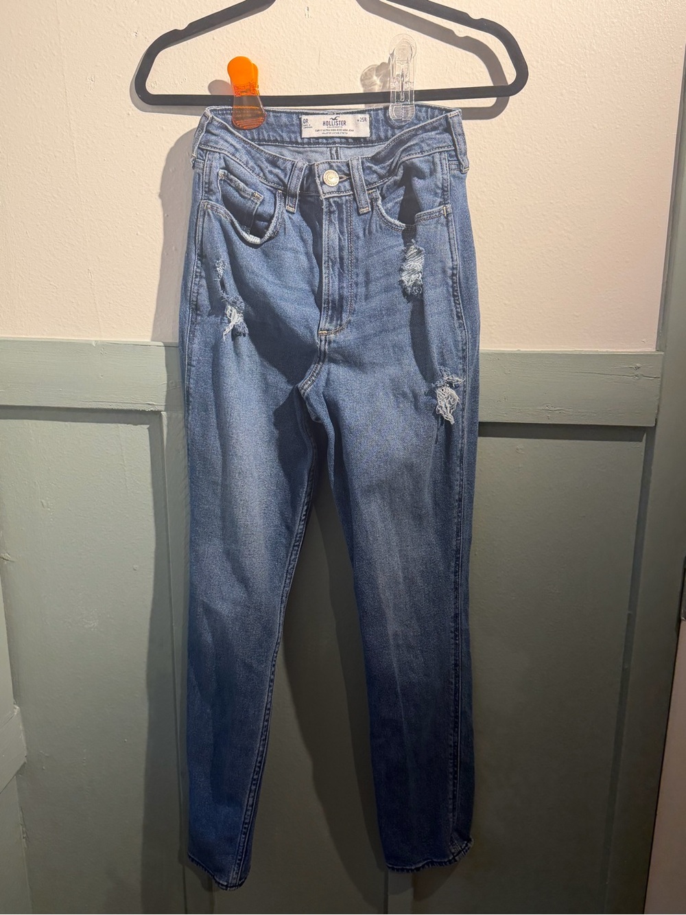 Hollister Curvy Ultra High Rise Mom Jeans 25R Distressed Vintage Stretch